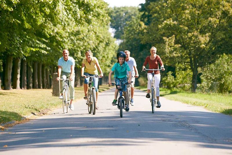 [ (c) Christian Wyrwa, Diplom-Foto-Designer (FH),  Burgwedeler Str. 91D , 30916 Isernhagen (bei Hannover), Germany, E-Mail: info@wyrwa-foto.de,  Tel: +49-511-3945254, Fax:+49-511-1233545, Mobil: +49-171-8340094, 7 % MwSt, St.Nr.: DE 1800903836, Bankverbindung: Konto: 900437952, BLZ 25050180, Sparkasse Hannover, IBAN: DE03250501800900437952; BIC: SPKHDE2HXXX:, Jegliche Verwendung ausserhalb einer journalistischen bedarf einer gesonderten Freigabe.Es gelten ausschließlich meine Geschäftsbedingungen (AGB). (Diese können eingesehen werden unter: http://www.wyrwa-foto.de/Wyrwa-AGB/Wyrwa_AGB.pdf ) Dieses Lichtbildwerk ist gesetzlich geschuetzt. Nachdruck, Veroeffentlichung und Verwendung nur gegen Honorar (mindestens MFM Liste 2008), Belegexemplar und Autorennennung.: "Foto: Christian Wyrwa" , www.freelens.com/clearing/, kein Modelrelease vorhanden, no modelrelease] [#0,26,121#]