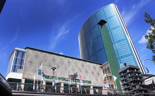 Buitenzijde Postillion Convention Centre WTC Rotterdam