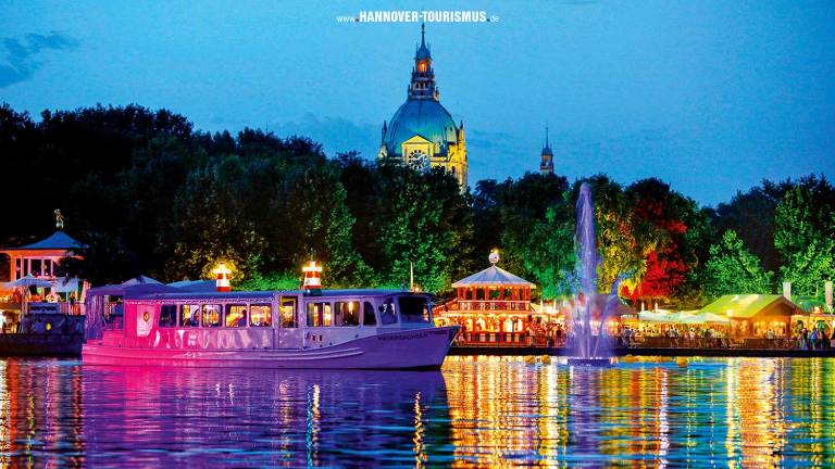 Leineschloss, Sitz des niedersaechsischen Landtags, Kuppel Neues Rathaus