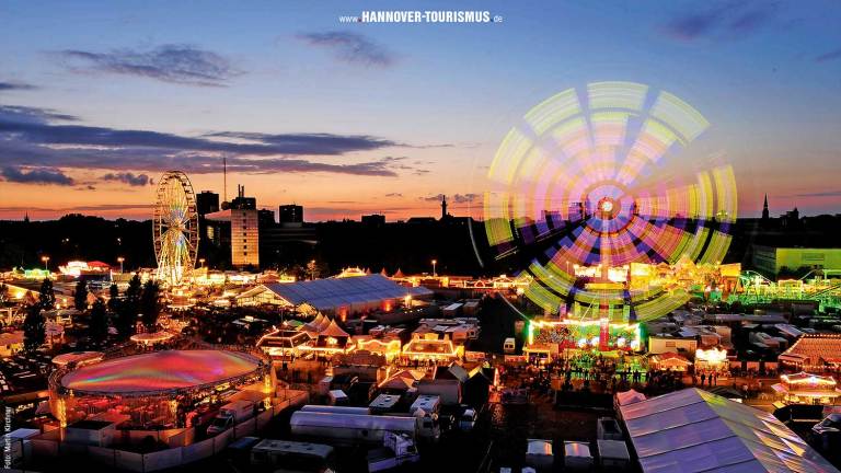 Leineschloss, Sitz des niedersaechsischen Landtags, Kuppel Neues Rathaus